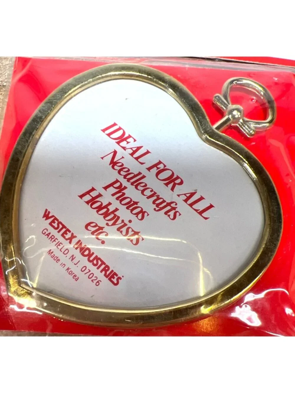Heart-Shaped Gold Decorative Frames 2-Pack 2.5-Inch Ideal For Needlecrafts